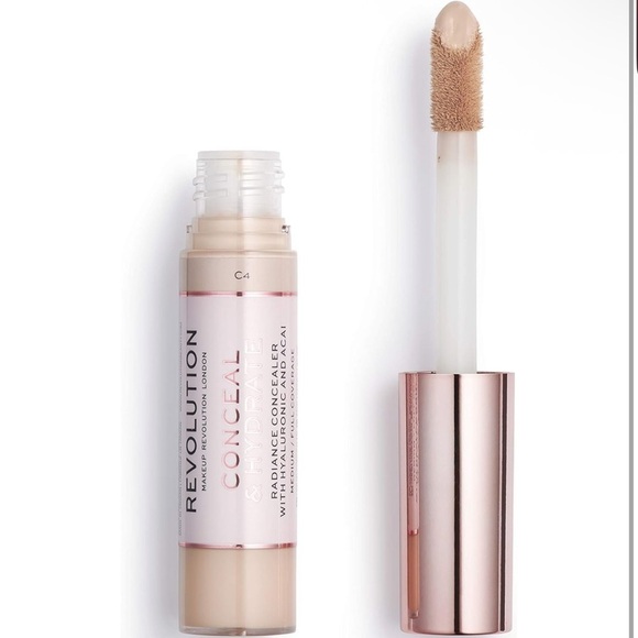 C4 | Makeup Revolution | Conceal & Hydrate Concealer | Light Skin, 0.45 fl.oz - Picture 2 of 5